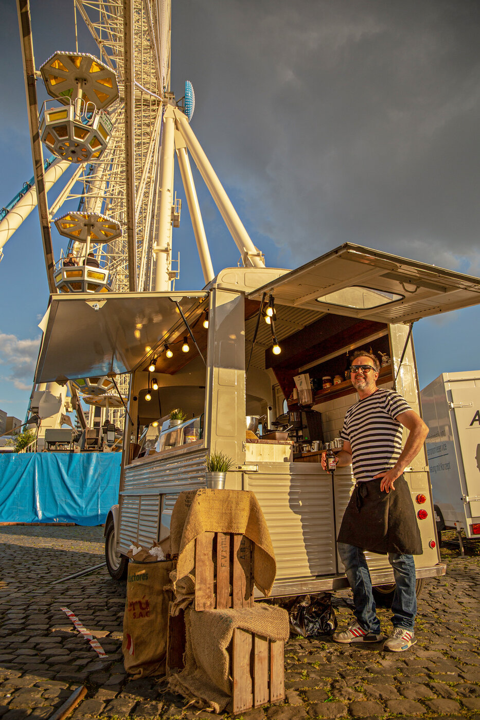 Citroën HY 1975 mit Riesenrad – Happy Crêpe Firmenevent Köln